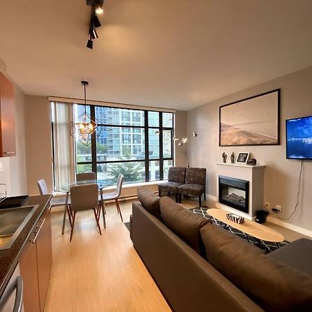 Entire Condo In Heart Of Downtown Vancouver Eksteriør bilde