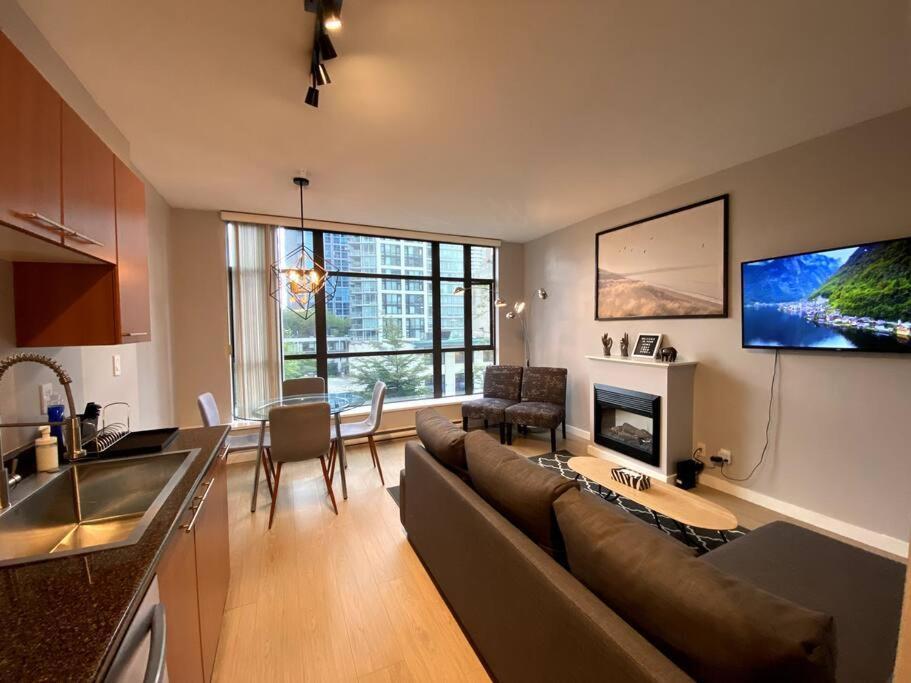Entire Condo In Heart Of Downtown Vancouver Eksteriør bilde
