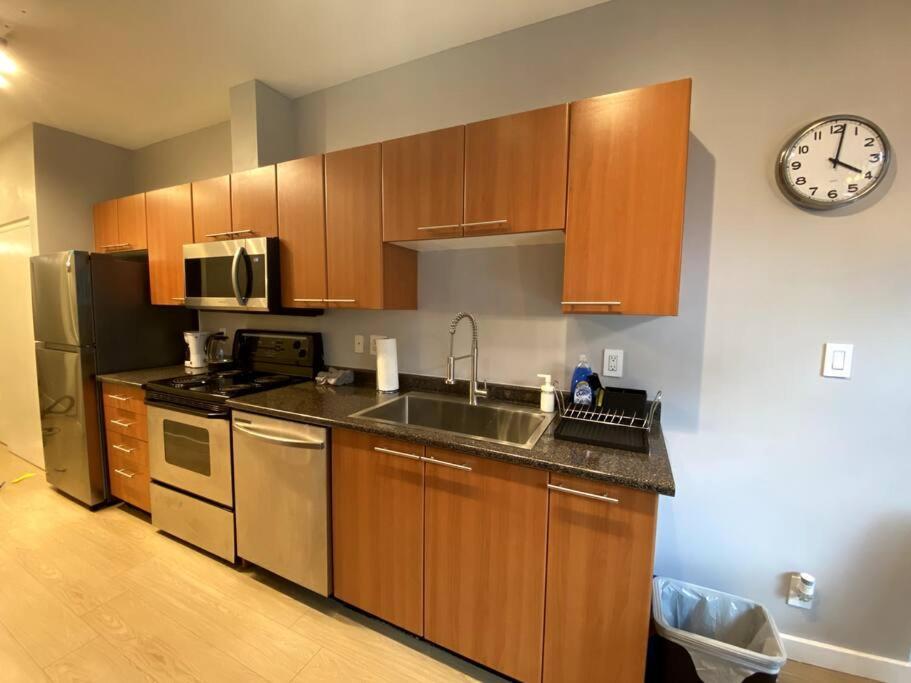 Entire Condo In Heart Of Downtown Vancouver Eksteriør bilde